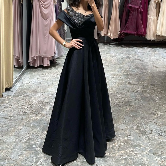 Arya Moda Black Max Dress - Picture 1 of 5